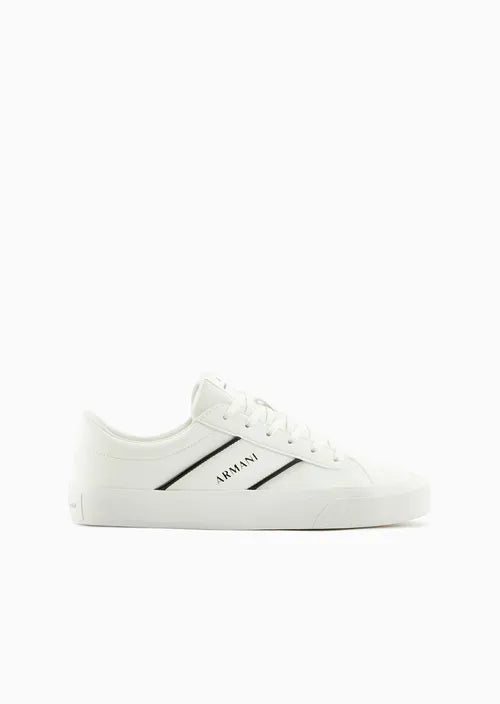 Contrasting logo band sneakers